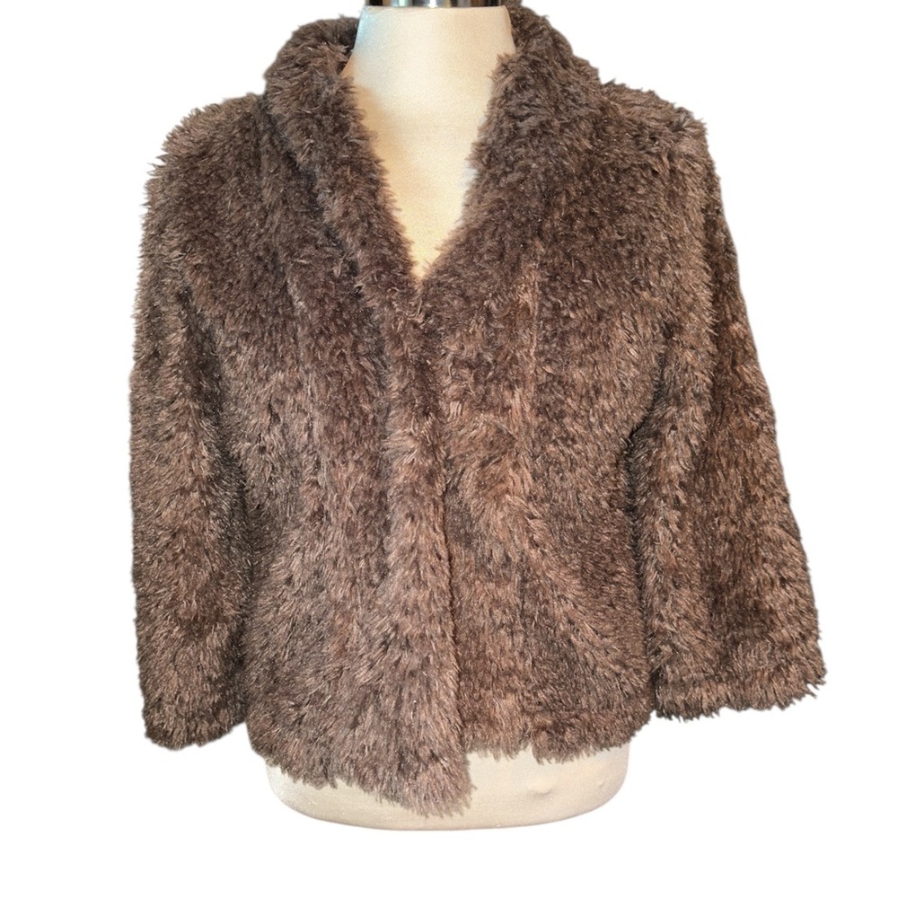 Dylan jacket cropped style 3/4 sleeve length 1 snap buttton fuzzy soft Sz small
